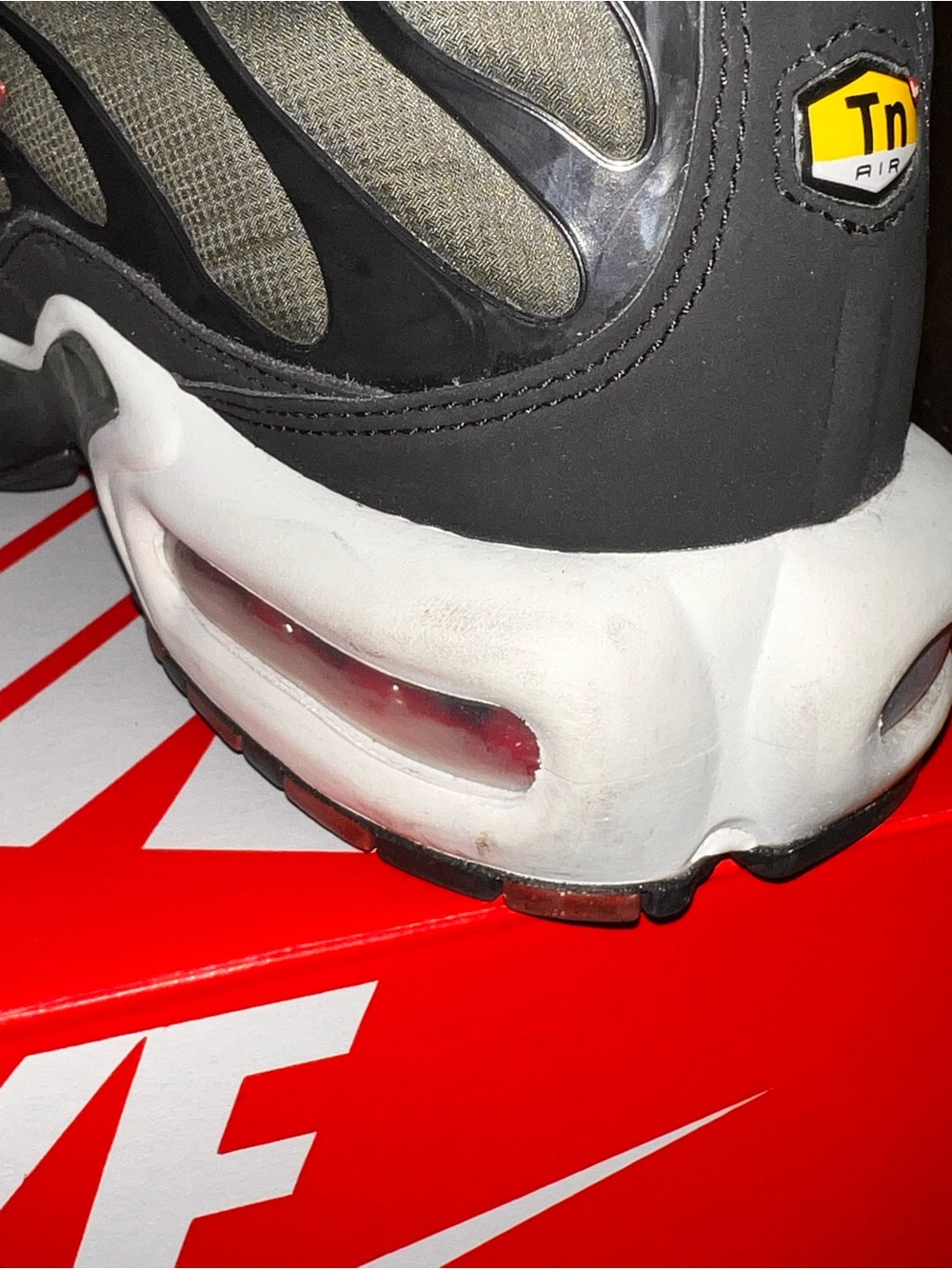Nike Air Max Plus PREOWNED w Box. - Picture 4 of 8